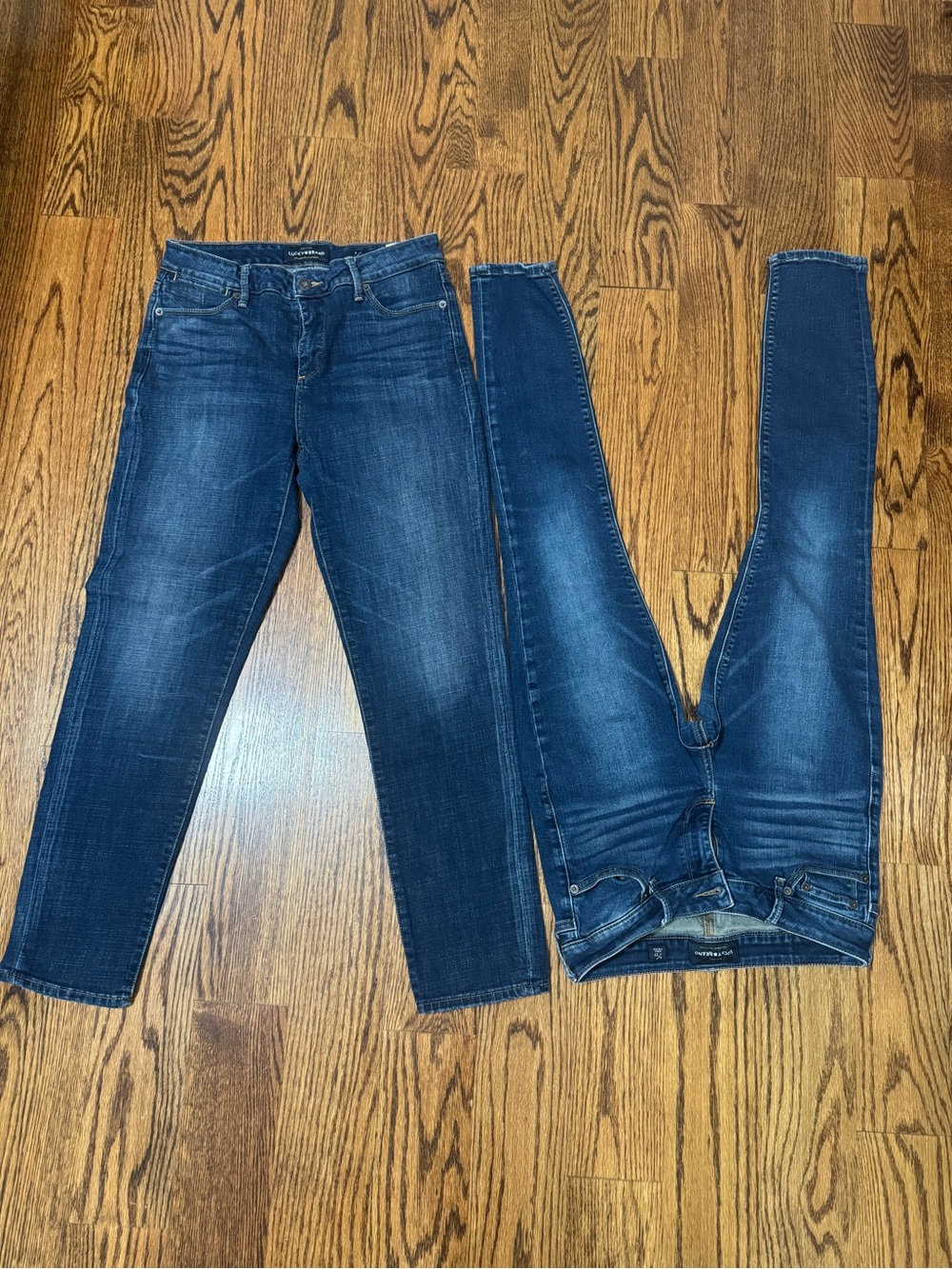 Women's Mid-Dark Blue Skinny Jeans with Stretch
